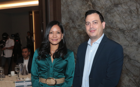 Cira Villacreses y Vicente Santelices.