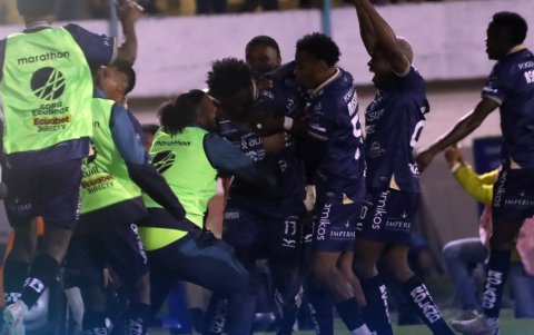 Cuenca Juniors es uno de los clasificados luego de vencer a Barcelona S.C. en Cuenca.