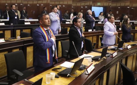 Los asambleísta José Luis Nango (izquierda) y Manuel Choro son parte del grupo de PK que vota con el oficialismo.