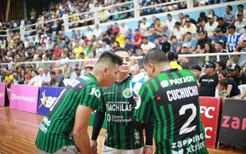 El trio de Tsáchilas, comandado por Rubén Valencia, prepara la estrategia en la semifinal.