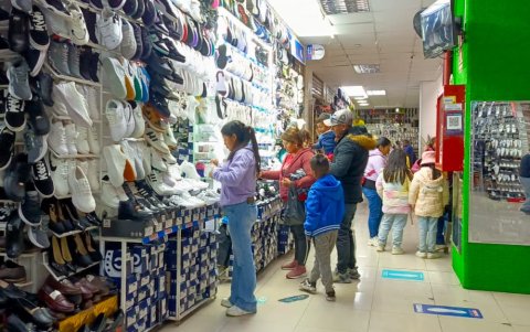 Los vendedores esperan que las ventas altas se mantengan hasta la primera quincena de septiembre.