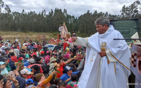 Al llegar a la Piedra Chilintosa, se realiza una eucaristía.