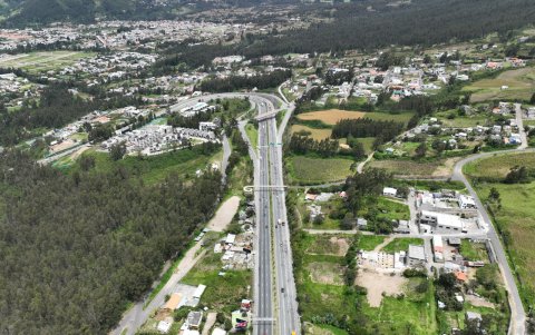 Después de 3 meses de desabastecimiento de asfalto se retomaron los trabajos de mantenimiento en la Ruta Viva.