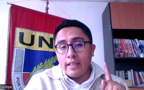 Andrés Quishpe, dirigente de la UNE, expuso críticas tras el inicio del año lectivo 2025-2026 en la Sierra y Amazonía