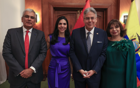 José Zeballos, Magdalena Santeli, Hugo Contreras y Rosario Velasco.