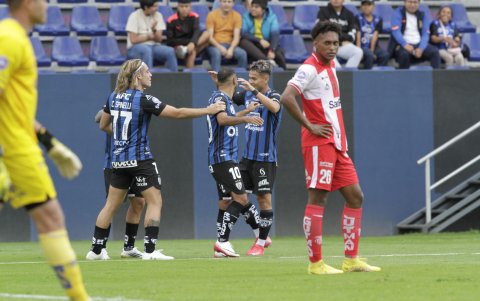 El líder Independiente del Valle goleó 4-0 a Técnico Universitario en el estadio Banco Guayaquil.