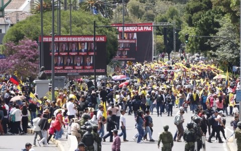El 12 de agosto de 2025, el presidente Daniel Noboa fue parte de una marcha que se dirigió a la Corte Constitucional.