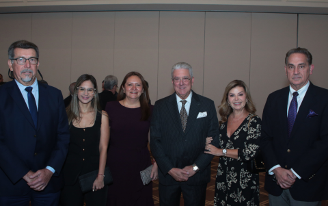 Guido Panchana, Lucy Gellibert, Andrea Rendón, Marco Espinel, Lorena de Espinel y Rafael Caputi.