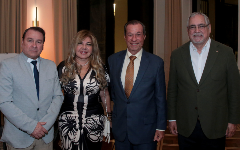 Luis Espín, Hulda de la Torre, Benjamín Rosales y Guillermo Paulson.