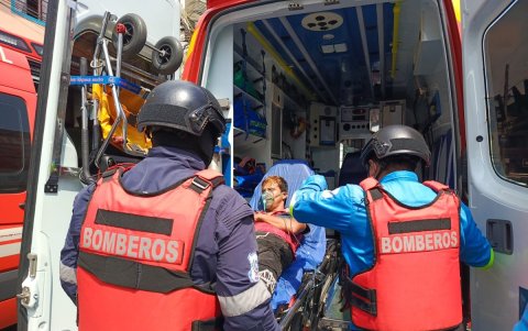 Un ciudadano presentó problemas respiratorios por inhalación de humo y recibió atención médica.
