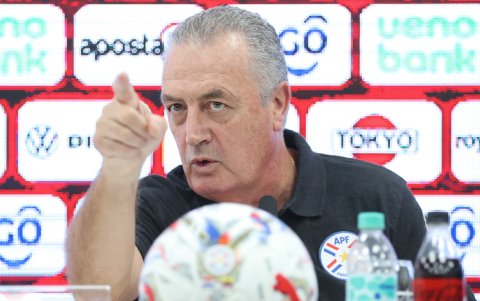 El seleccionador de Paraguay, Gustavo Alfaro, recordó su paso por Ecuador.