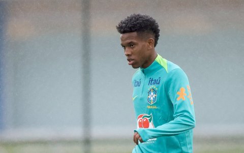 Estevao, delantero del Chelsea inglés, podría ser titular en la canarinha.