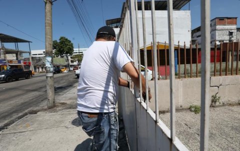 Referencial. La inseguridad ha afectado a varias zonas del norte de Guayaquil. Frente a ello, en los barrios prevalecen las rejas, los candados y el miedo.