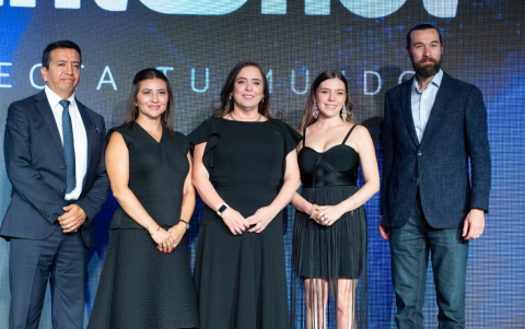 Roberto Falconí, Katherin Miño Sánchez, Evangelina Gómez-Durañona, Cristina Vela y Juan Marino.