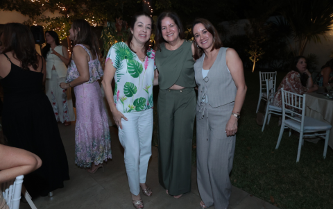 Marcela de Rigaíl, Karina Ubilla y Verónica de Ortiz.