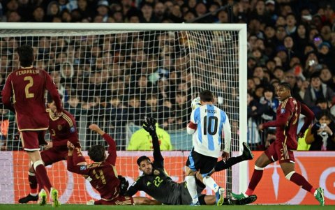 Messi marcó su último doblete por eliminatorias sudamericanas ante Venezuela.