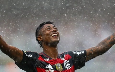 Condenan a Bruno Henrique por manipular resultados y apuestas deportivas.