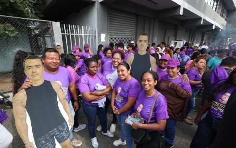 Ciudadanos presentes para brindar apoyo al Gobierno de Daniel Noboa.