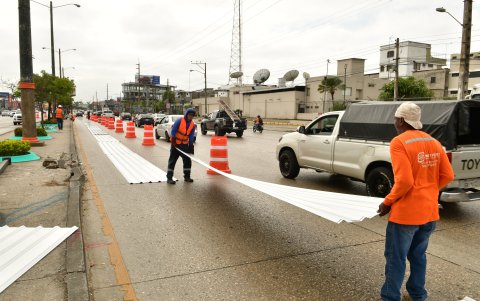 La avenida Juan Tanca Marengo conecta la avenida de las Américas con la vía a Daule, siendo un punto estratégico de tránsito en el norte de Guayaquil.