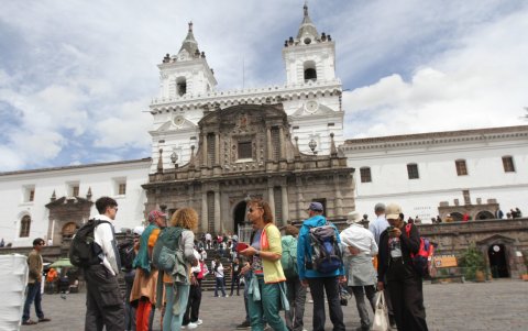 Ayer, en la plaza de San Francisco se realizó un evento especial por un aniversario más de la declaratoria de patrimonio.