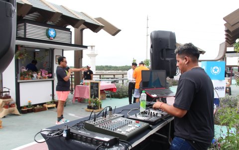 Un animador y un DJ fueron parte de la apuesta municipal para el evento Peatonal Party.