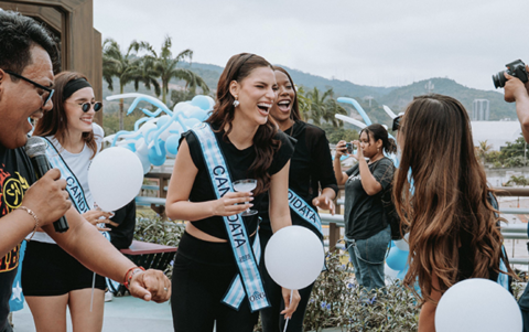 Juan Pueblo y las candidatas a Reina de Guayaquil compartieron con la comunidad en una jornada de integración ciudadana.