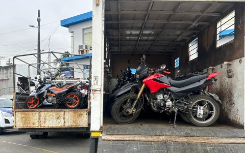 Estas son algunas de las motos que fueron incautadas en el operativo policial, realizado en Durán.