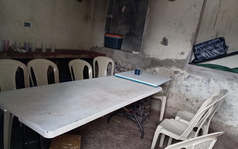 Las instalaciones del centro de rehabilitación presentaban insalubridad; los internos eran maltratados y privados de cuidados básicos.