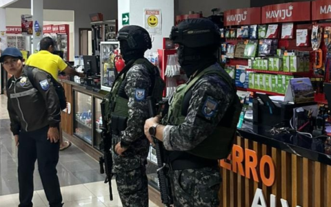 La Policía allanó las instalaciones de la empresa FERROALVID, donde se recaban indicios relacionados con los hechos investigados.