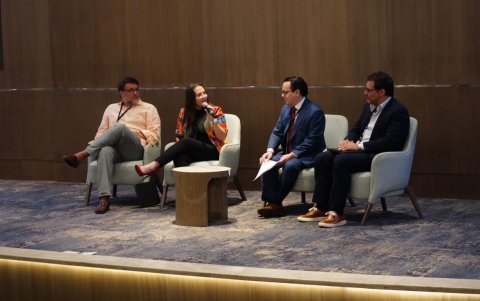 Durante dos días, la UEES se convierte en espacio de diálogo regional sobre los impactos de la inteligencia artificial y la necesidad de construir marcos comunes en América Latina.