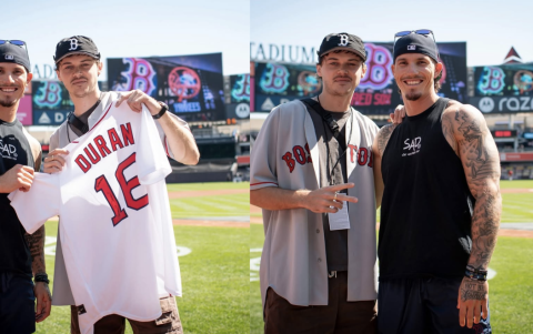 El equipo de béisbol Red Sox de Boston se declararon abiertamente Team Conrad.