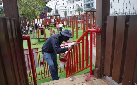 Los trabajos de mantenimiento en el parque infantil culminarán a fin de mes, aseguró el gerente general de Fundación Malecón 2000, Víctor Mieles.