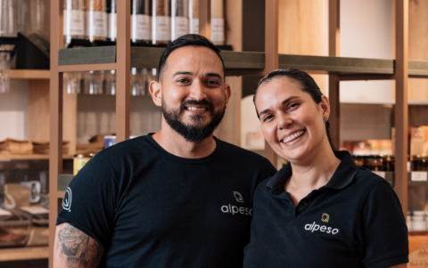 Al Peso ofrece productos reales y ecológicos al granel, con precios accesibles y trazabilidad local.