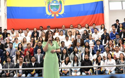 La ministra Alegría Crespo anunció la apertura del segundo proceso del año del Concurso de Méritos y Oposición, con 815 partidas para Bachillerato General Unificado.