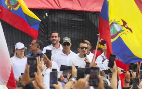 El presidente Daniel Noboa emitió un breve discurso en la marcha convocada por su Gobierno en el centro de Guayaquil.