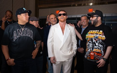 Canelo Álvarez defenderá el título en la categoría peso supermediano.