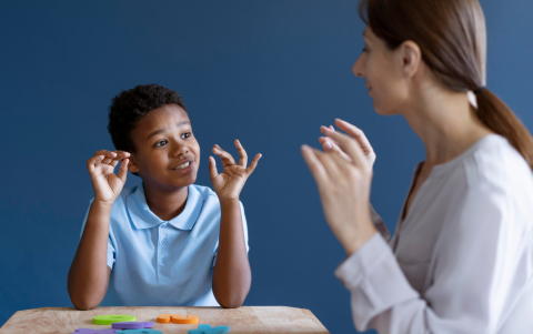 Imagen simbólica de adaptaciones curriculares, frente a necesidades educativas específicas.