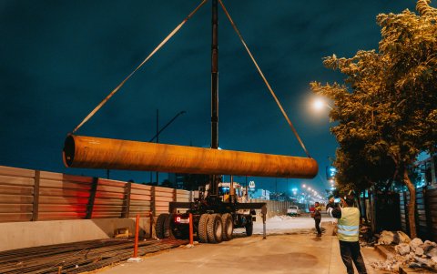 La construcción del primer paso elevado en la Av. del Bombero se reactivó el 11 de septiembre de 2025 tras la suspensión administrativa.