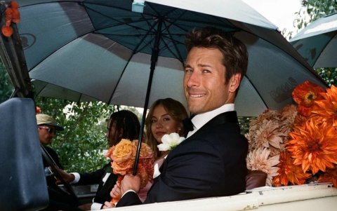 Glen Powell durante el rodaje de la película 'Anyone But You' (2023) junto a Sydney Sweeney.