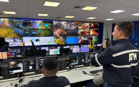 La Autoridad de Tránsito Municipal (ATM) atiende emergencias de movilidad en Guayaquil: desde accidentes de tránsito y siniestros viales hasta la gestión de congestiones graves.