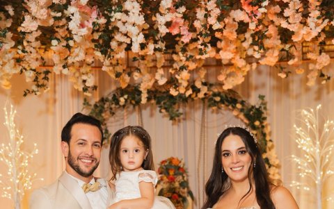 Con su esposa e hijas