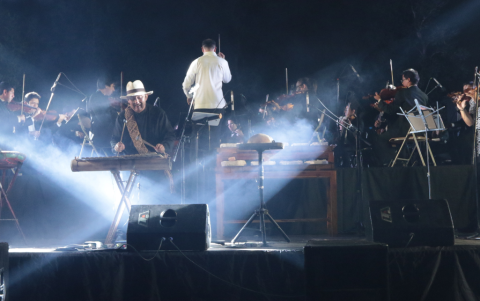 Schuberth Ganchozo & Bambú Ensamble acompañado por la Orquesta Sinfónica de Guayaquil.