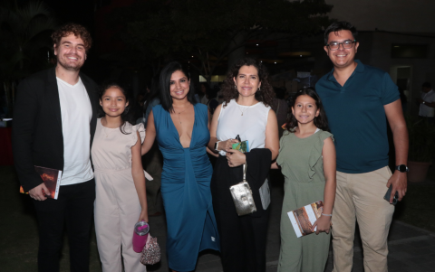 Julián Gil, Martina Ampuero, Andrea Bastidas, Laly García, Julieta Arellano y Daniel Cornejo.