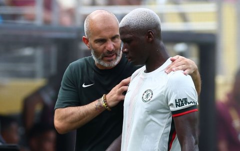 Enzo Maresca, técnico de Chelsea, confía en el ecuatoriano Moisés Caicedo.