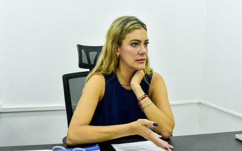 Tahiz Panus durante su diálogo con EXPRESO.