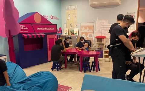 El proyecto, desarrollado con la Fundación Casa Ronald McDonald, promueve un enfoque integral bio-psicosocial para pacientes y sus familias.