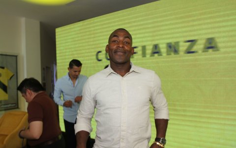 Neicer, nacido en Esmeraldas hace 48 años, jugó 57 partido con la selección ecuatoriana, fue al Mundial 2006 y dos veces entró en el Equipo Ideal de América en 2009 y 2011