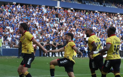 La goleada de Barcelona en el Capwell en el mejor partido de Ismael Rescalvo como DT amarillo.