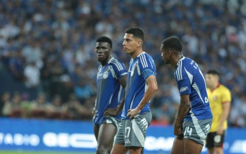 Emelec sufrió la derrota por Barcelona en el estadio Capwell.