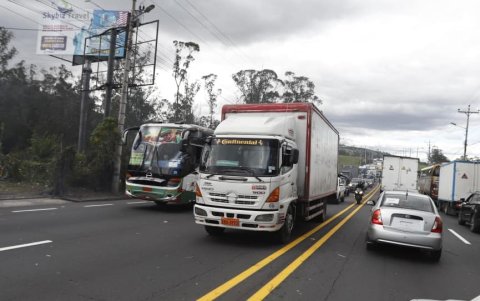 Desde las 16:00 del 15 de septiembre, la circulación vehicular se normalizó en la av. Panamericana Sur, en el sector de Tambillo, luego de la protesta por la eliminación del subsidio al diésel.